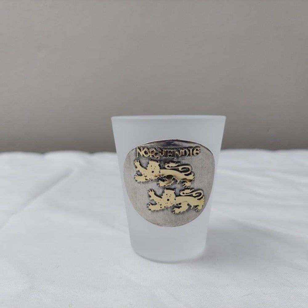 Vintage Normandie France Frosted Medallion Souvenir Shot Glass Normandy